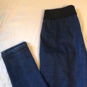 🎁 Uniqlo Jeggings (S, 26-27 inch waist)